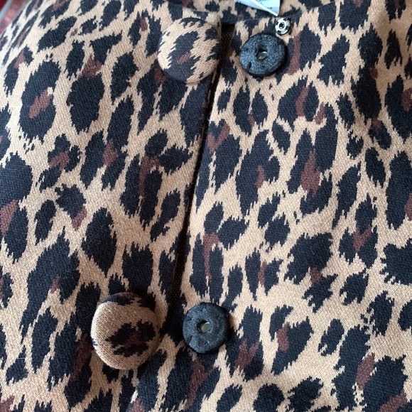 60s Vibes Cropped Leopard Jacket with Covered Buttons 8 - Picture 8 of 8